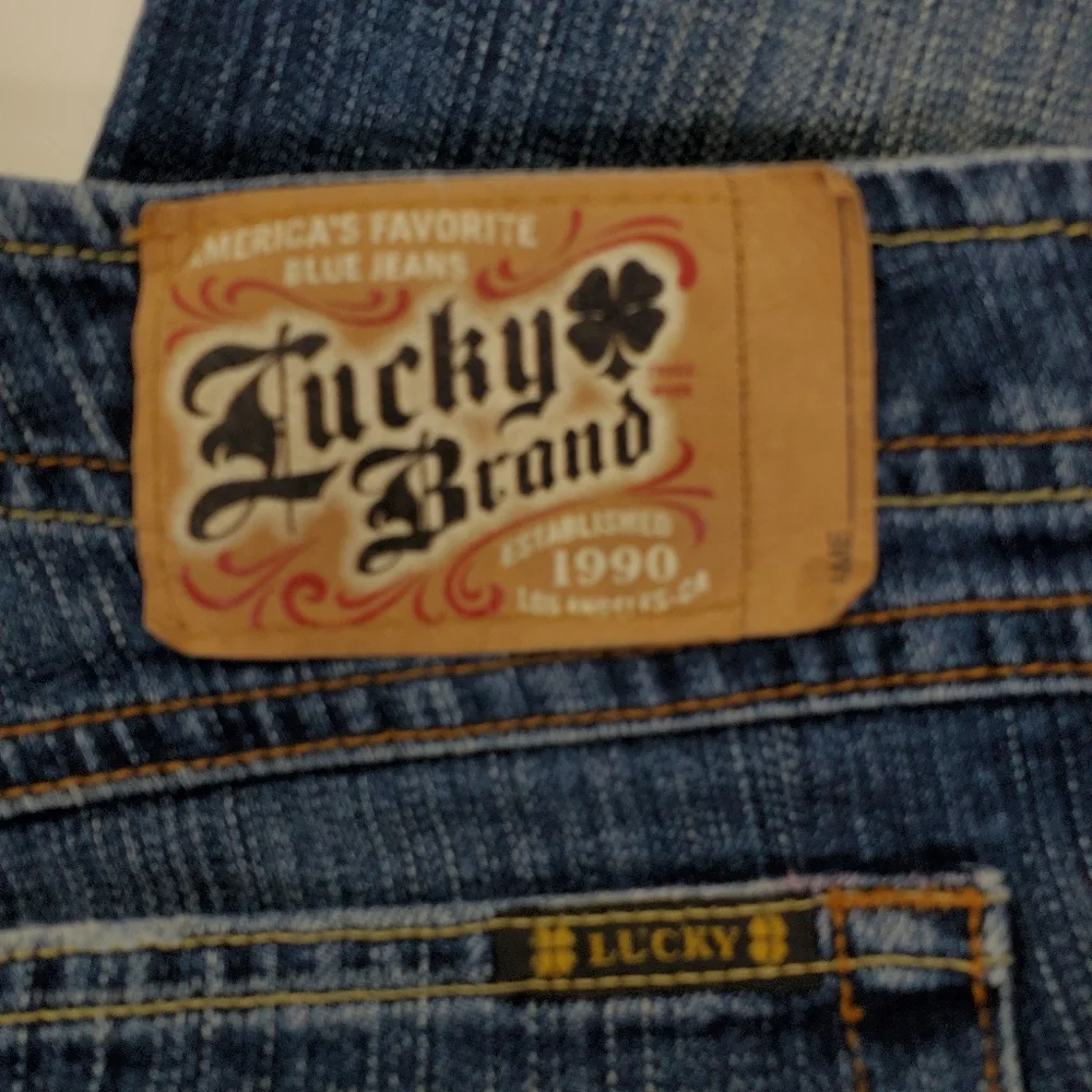 Lucky Brand wonder crop jeans size 28